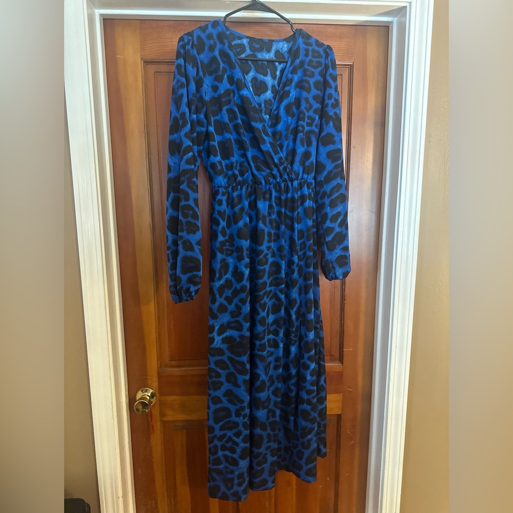 Elegant Blue Leopard Print Dress
